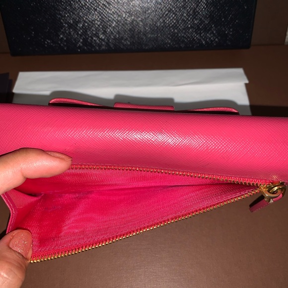 PRADA Saffiano ๐ฏ Authentic pink wallet - Picture 9 of 13